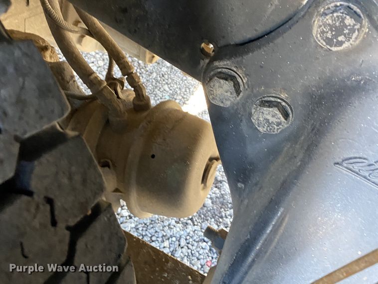 image for item JW9175 2003 Freightliner FL70  vacuum truck