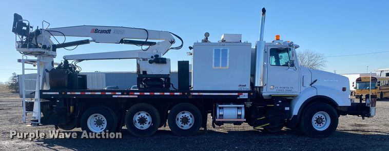 image for item JW9198 2002 Western Star 4900  crane truck