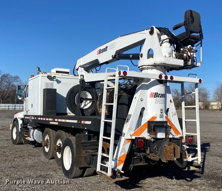 image for item JW9198 2002 Western Star 4900  crane truck