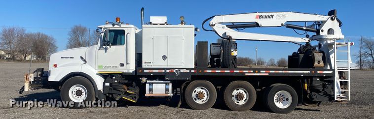 image for item JW9198 2002 Western Star 4900  crane truck