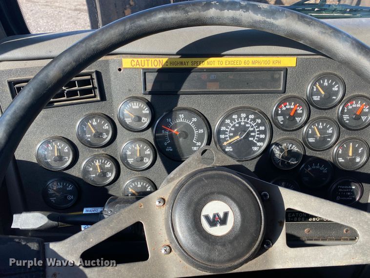 image for item JW9198 2002 Western Star 4900  crane truck