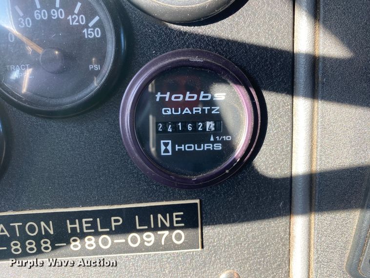 image for item JW9198 2002 Western Star 4900  crane truck