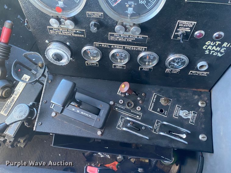 image for item JW9198 2002 Western Star 4900  crane truck