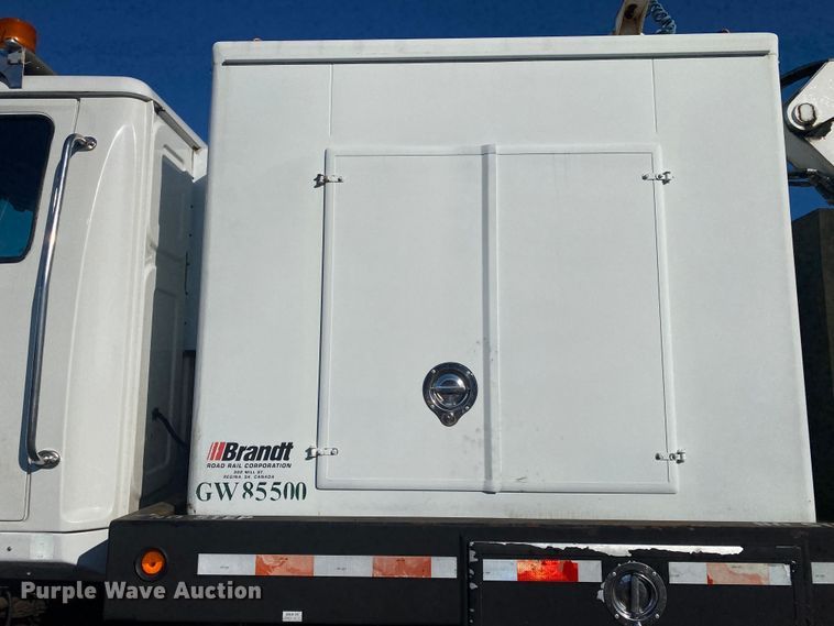 image for item JW9198 2002 Western Star 4900  crane truck