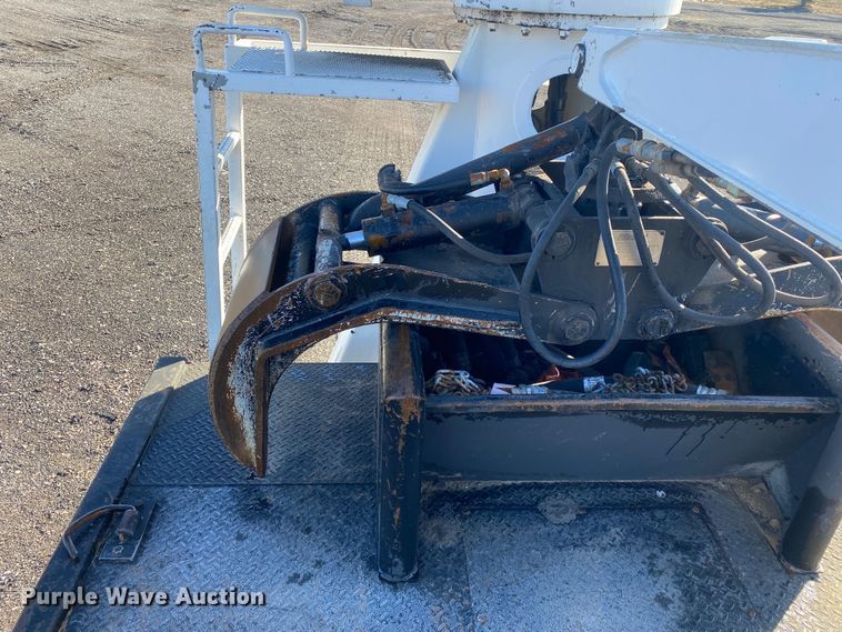 image for item JW9198 2002 Western Star 4900  crane truck