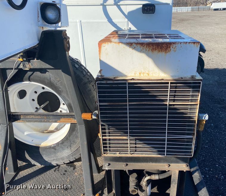 image for item JW9198 2002 Western Star 4900  crane truck