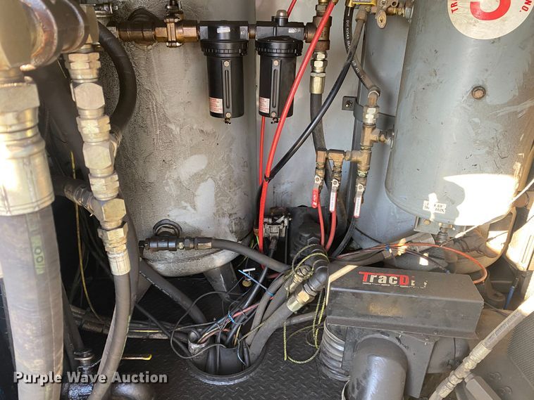 image for item JW9198 2002 Western Star 4900  crane truck