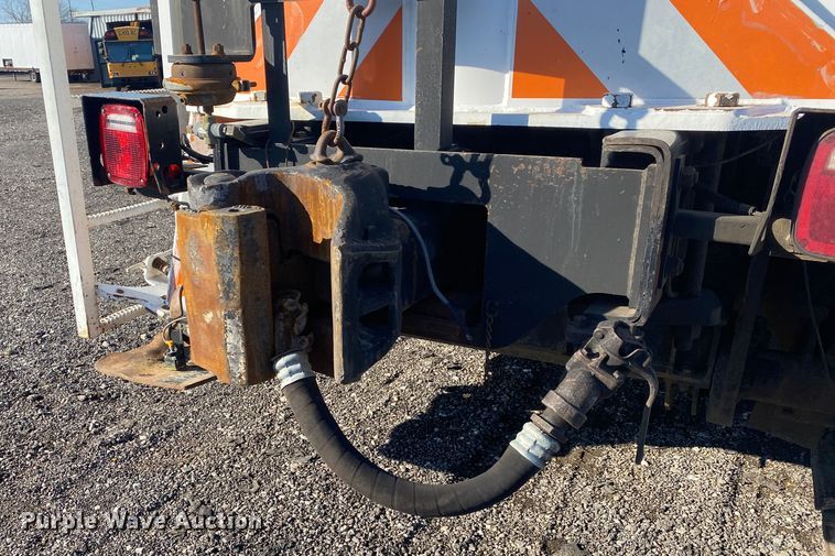 image for item JW9198 2002 Western Star 4900  crane truck