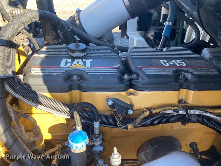 image for item JW9198 2002 Western Star 4900  crane truck