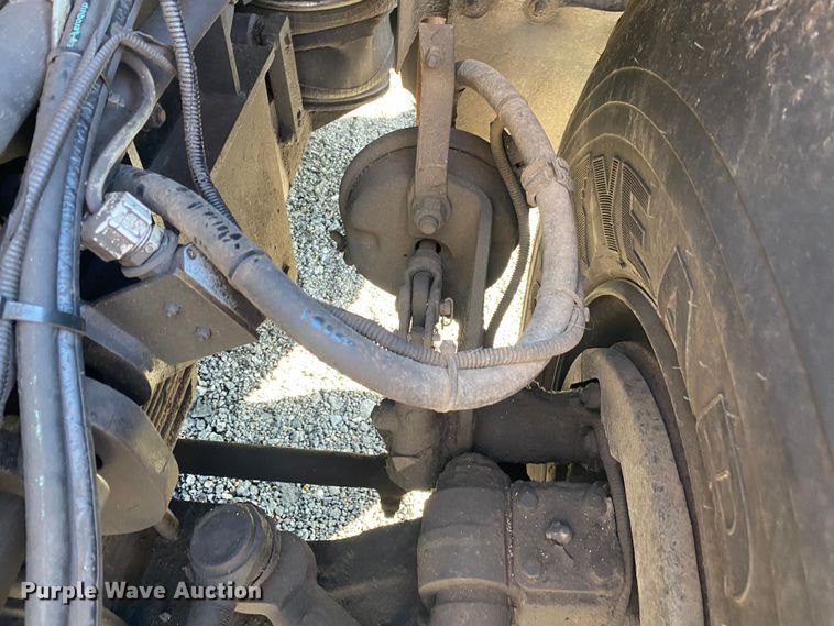 image for item JW9198 2002 Western Star 4900  crane truck