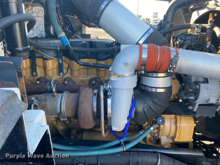 image for item JW9198 2002 Western Star 4900  crane truck