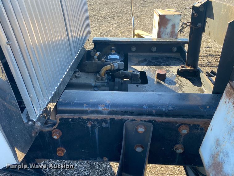 image for item JW9198 2002 Western Star 4900  crane truck