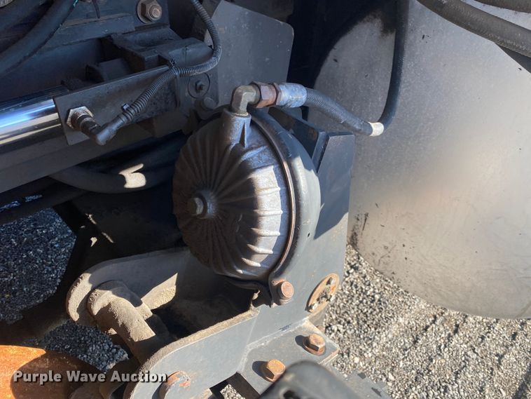 image for item JW9198 2002 Western Star 4900  crane truck