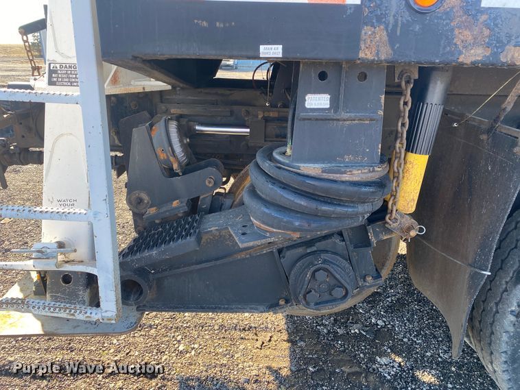 image for item JW9198 2002 Western Star 4900  crane truck