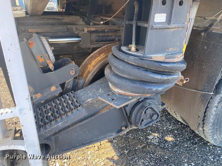 image for item JW9198 2002 Western Star 4900  crane truck