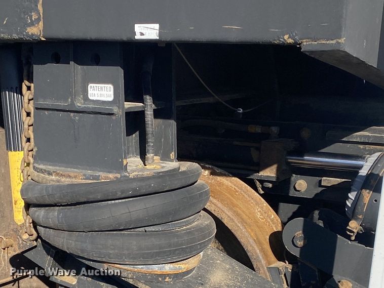 image for item JW9198 2002 Western Star 4900  crane truck