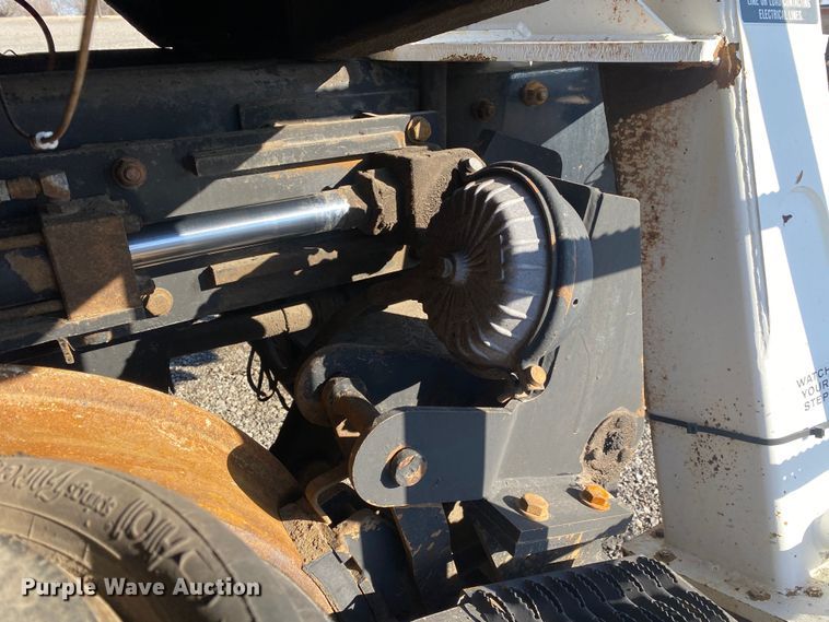 image for item JW9198 2002 Western Star 4900  crane truck