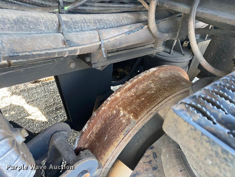 image for item JW9198 2002 Western Star 4900  crane truck