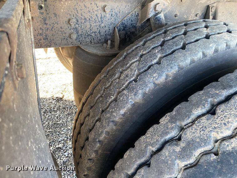 image for item JW9198 2002 Western Star 4900  crane truck