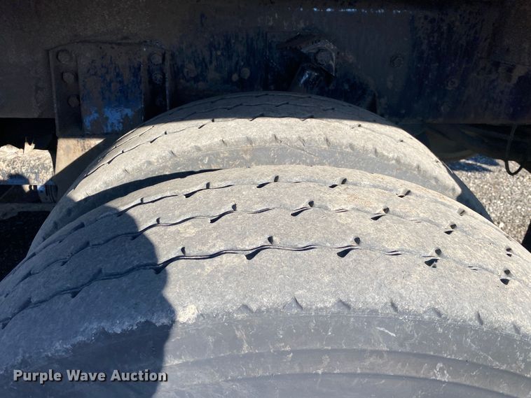 image for item JW9198 2002 Western Star 4900  crane truck