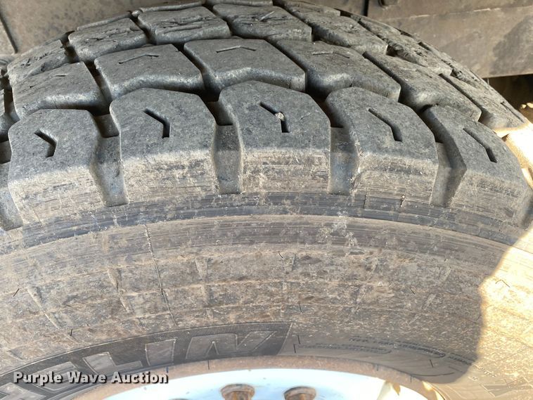 image for item JW9198 2002 Western Star 4900  crane truck