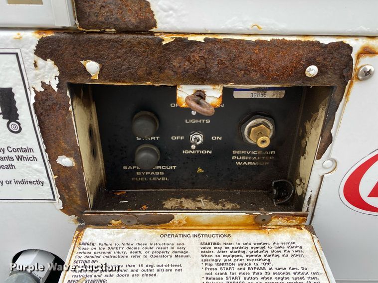 image for item KB9516 1996 Ingersoll Rand P185WJDU  air compressor