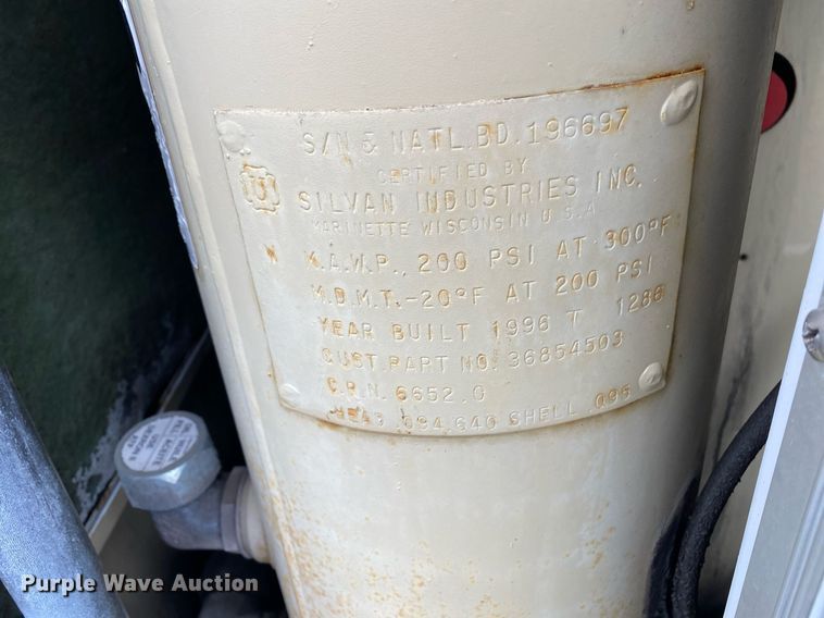 image for item KB9516 1996 Ingersoll Rand P185WJDU  air compressor