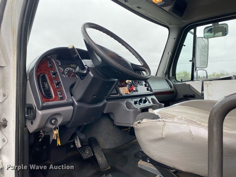 image for item KB9517 2013 Freightliner Business Class M2  utility / service truck