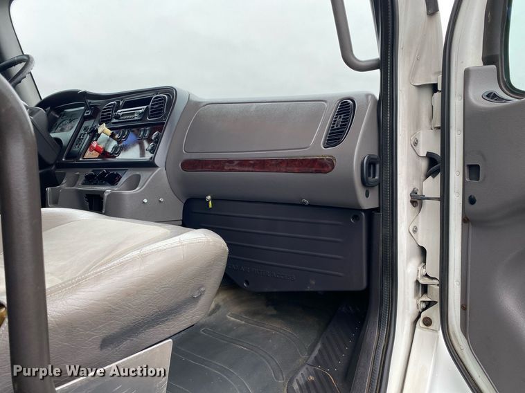 image for item KB9517 2013 Freightliner Business Class M2  utility / service truck