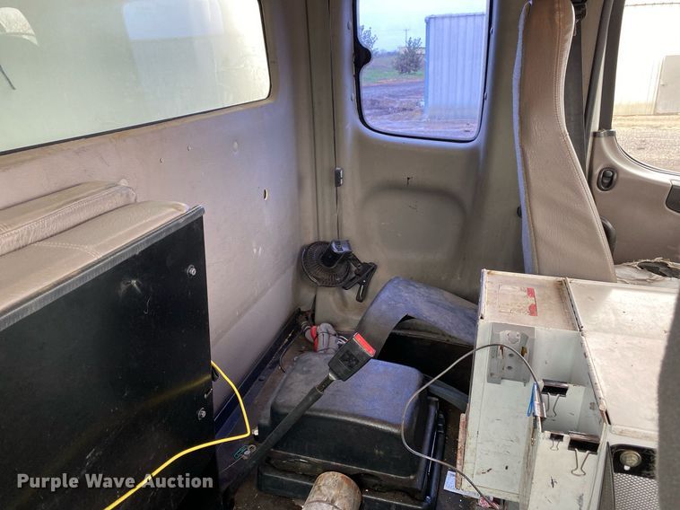 image for item KB9517 2013 Freightliner Business Class M2  utility / service truck