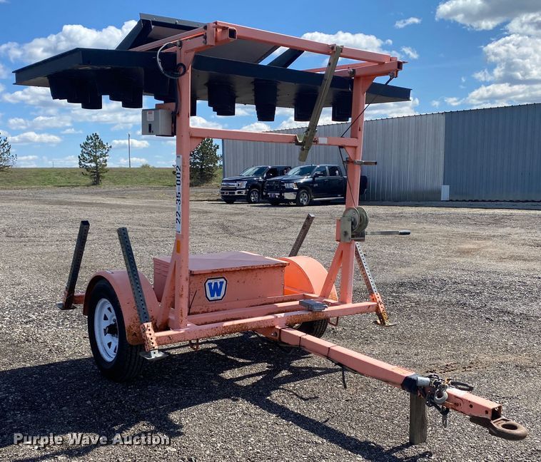 image for item KB9532 2007 Wanco WTSP  arrow board trailer