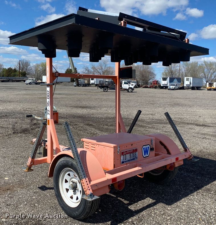 image for item KB9532 2007 Wanco WTSP  arrow board trailer