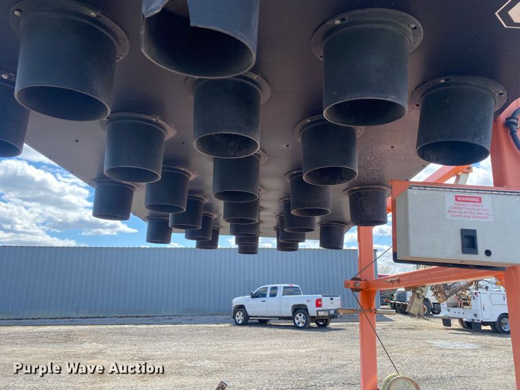 image for item KB9532 2007 Wanco WTSP  arrow board trailer