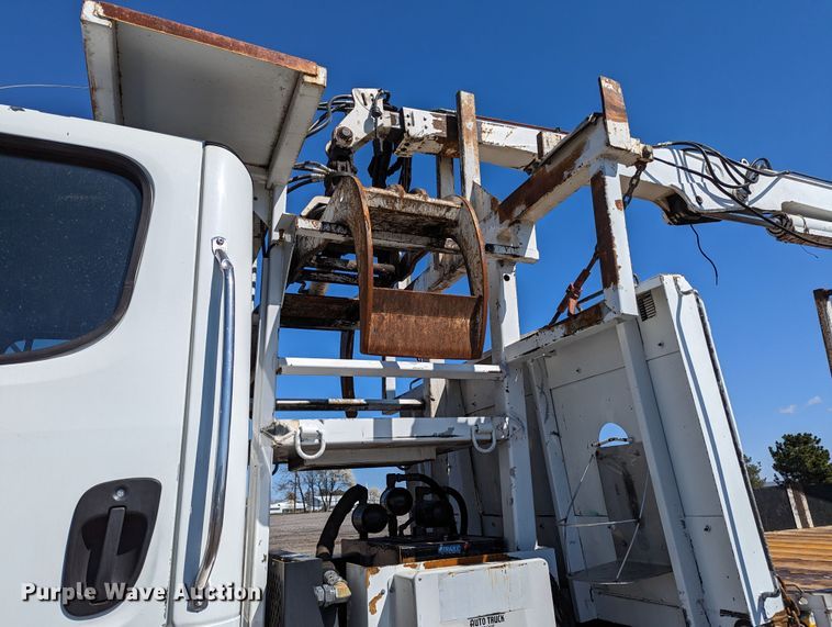 image for item KB9534 2014 Freightliner 114SD  crane truck