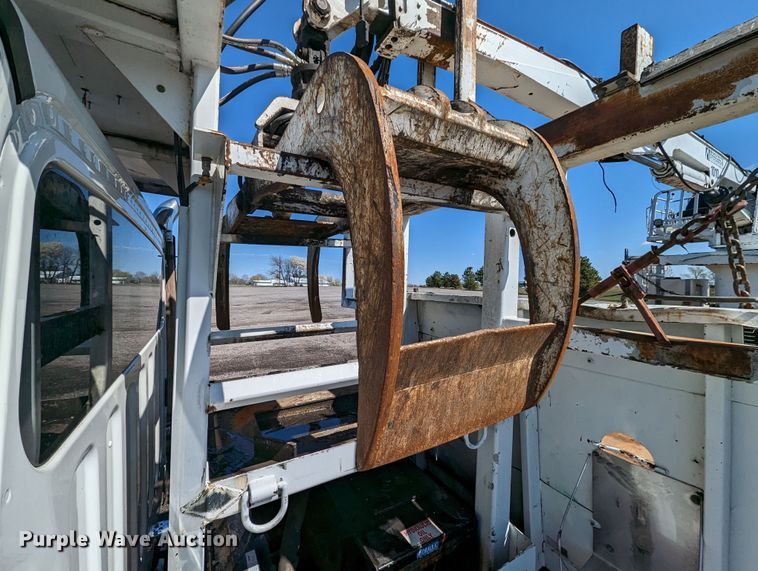 image for item KB9534 2014 Freightliner 114SD  crane truck