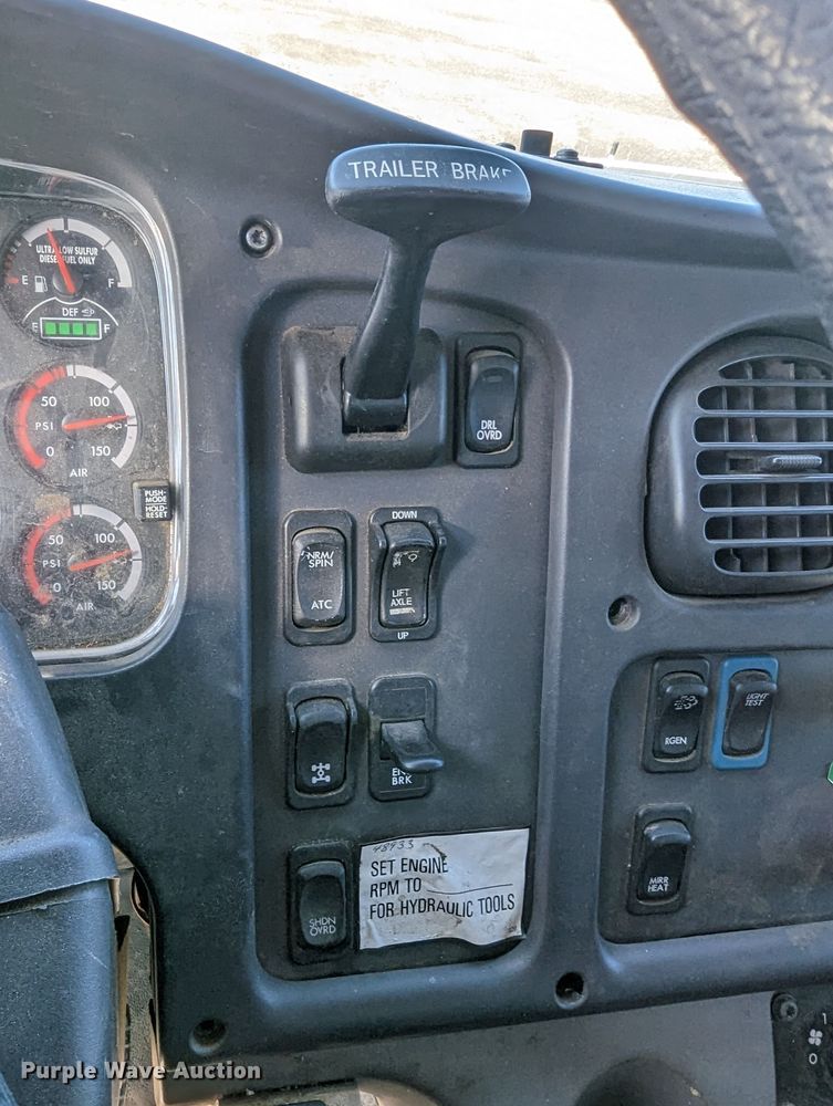 image for item KB9534 2014 Freightliner 114SD  crane truck