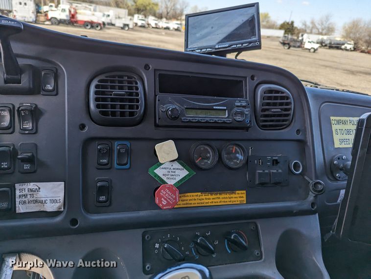 image for item KB9534 2014 Freightliner 114SD  crane truck