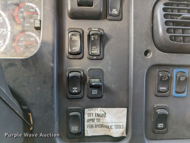 image for item KB9534 2014 Freightliner 114SD  crane truck