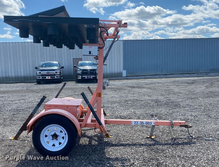 image for item KB9536 2007 Wanco WTSP  arrow board trailer