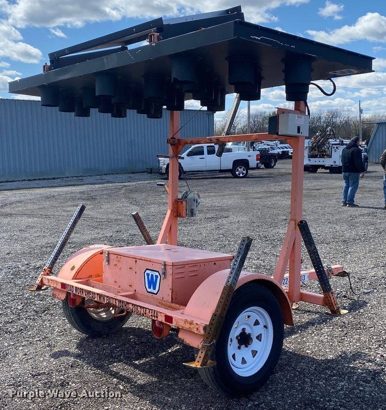 image for item KB9536 2007 Wanco WTSP  arrow board trailer