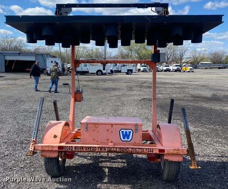 image for item KB9536 2007 Wanco WTSP  arrow board trailer