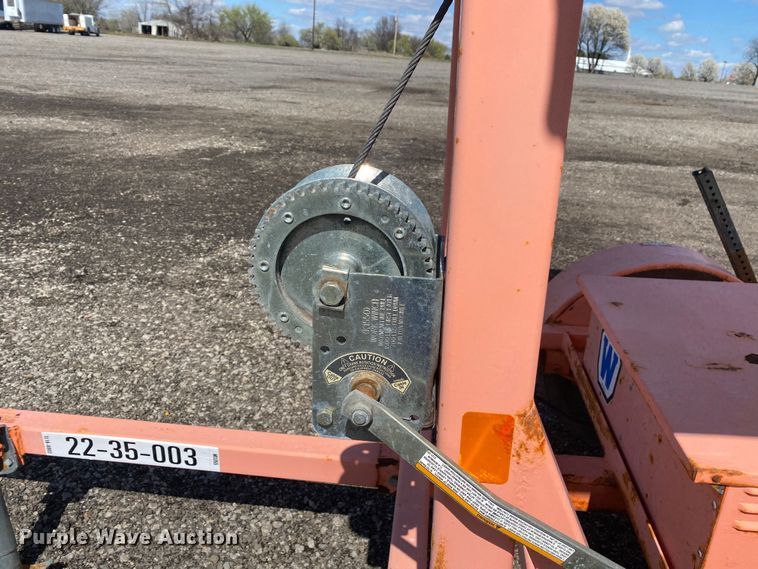 image for item KB9536 2007 Wanco WTSP  arrow board trailer