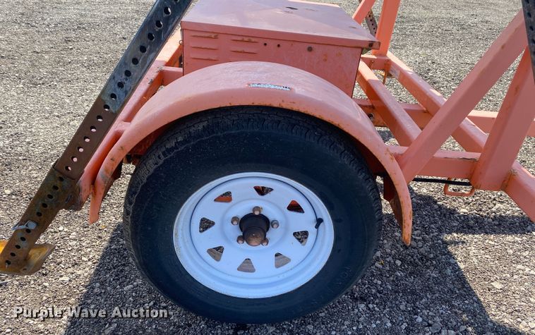 image for item KB9536 2007 Wanco WTSP  arrow board trailer