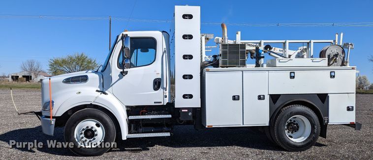 image for item KB9544 2015 Freightliner M2  utility / service truck