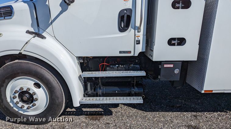 image for item KB9544 2015 Freightliner M2  utility / service truck