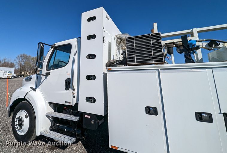 image for item KB9544 2015 Freightliner M2  utility / service truck