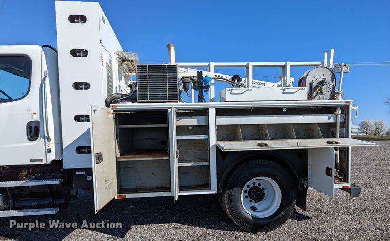 image for item KB9544 2015 Freightliner M2  utility / service truck