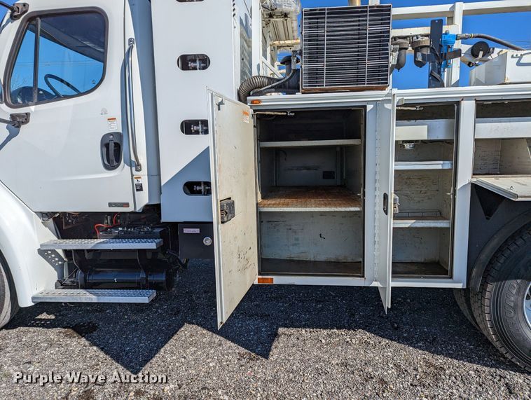 image for item KB9544 2015 Freightliner M2  utility / service truck