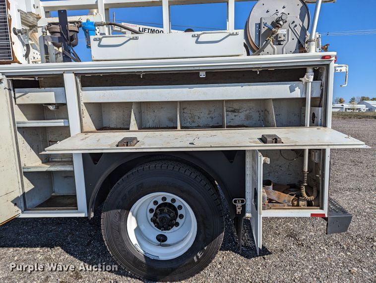 image for item KB9544 2015 Freightliner M2  utility / service truck