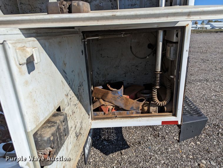 image for item KB9544 2015 Freightliner M2  utility / service truck